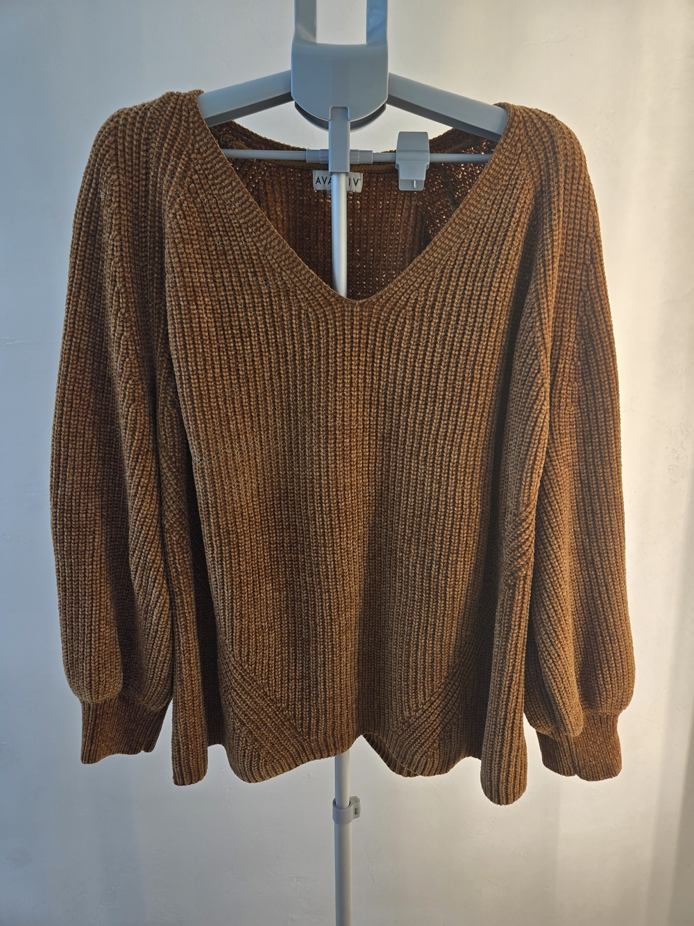 V-Neck Chunky Knit Sweater in Brown